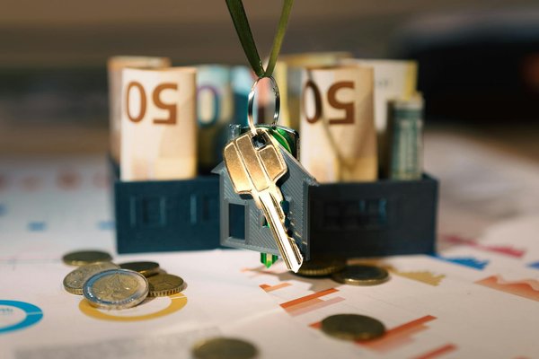 Essential Considerations for Foreign Nationals Investing in UK Real Estate in 2023